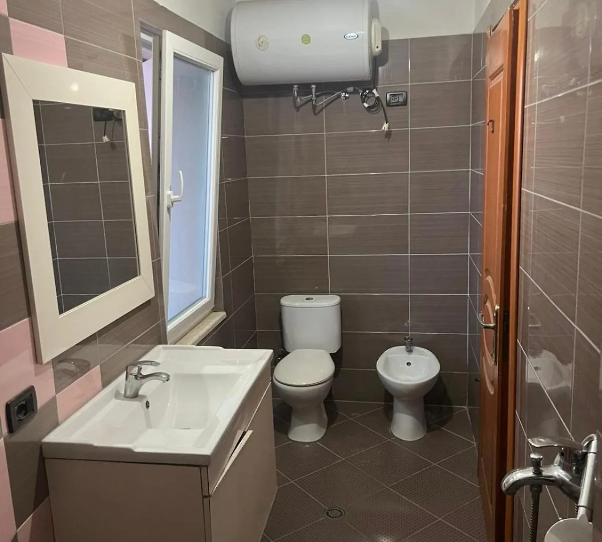 טיראנה Studio Aprtment Urbannest